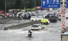 沈阳水罐车遭遇雷电袭击 一人受伤(沈阳油罐车爆炸视频)