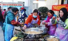 舌尖上的民俗文化：了解各地美食与风俗(舌尖上的民族美食)